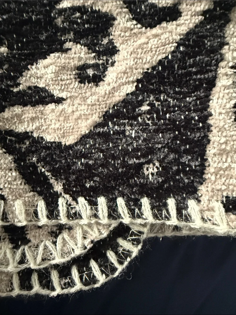 Magaschoni Black & Cream Halloween Jacquard Throw